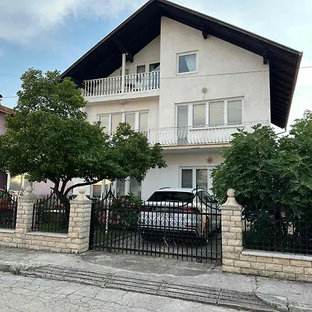 White House 9p * Bihać